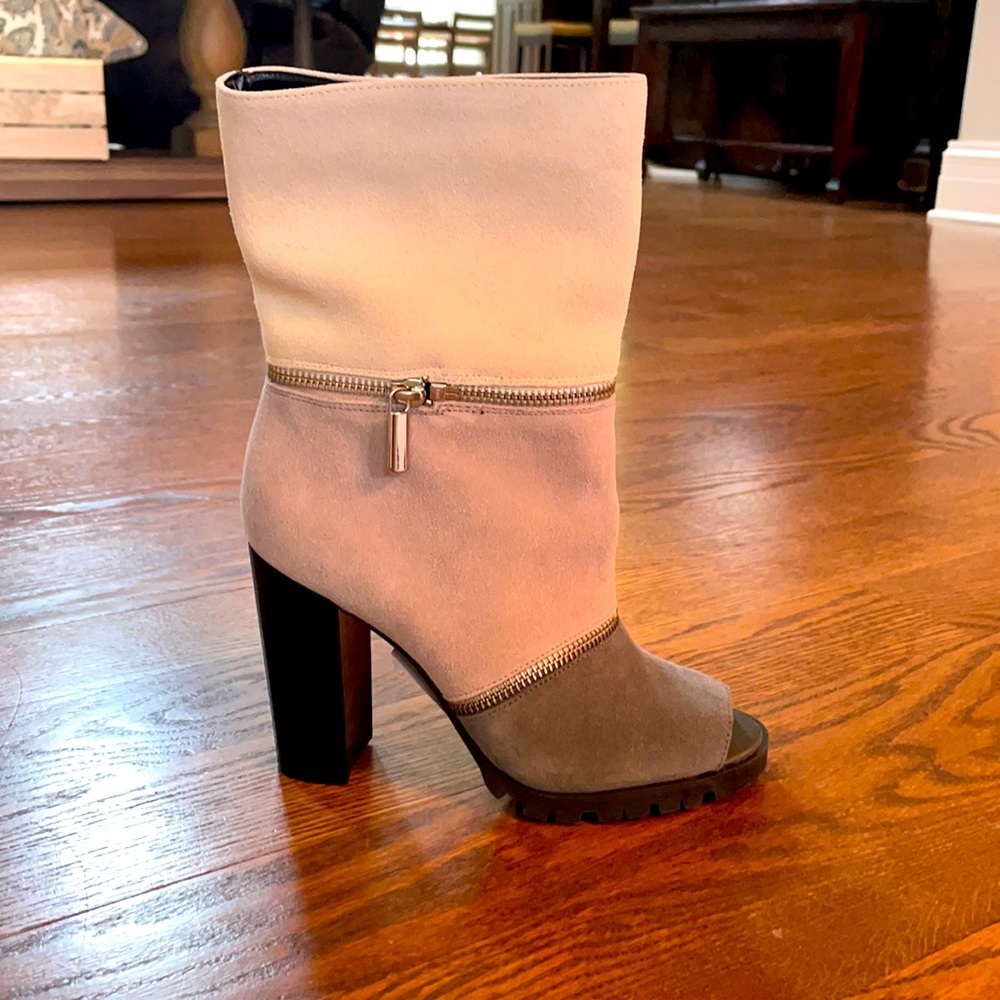 NWT never been worn Katy Perry open toed boots!